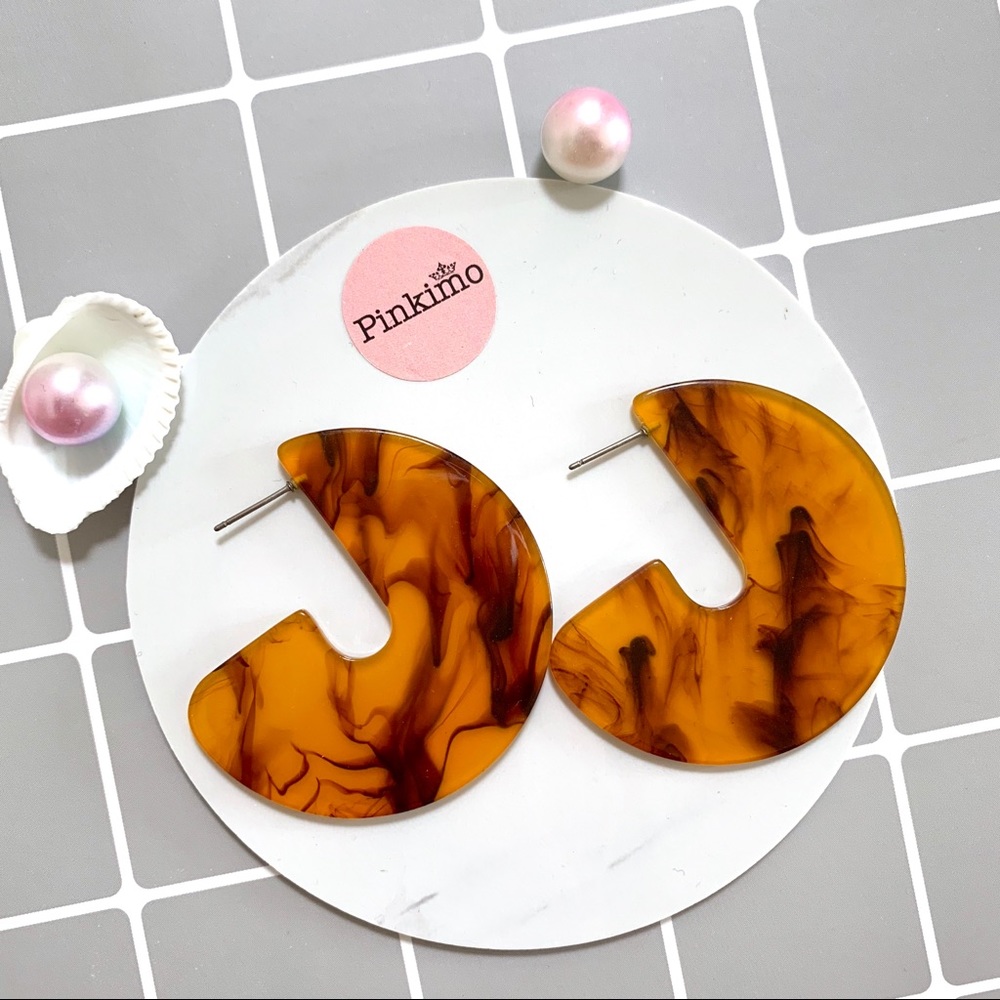 'G' Shape Acrylic Earrings
